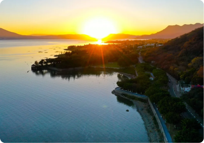 Read more about the article Imagine waking up every morning to the gentle lake…